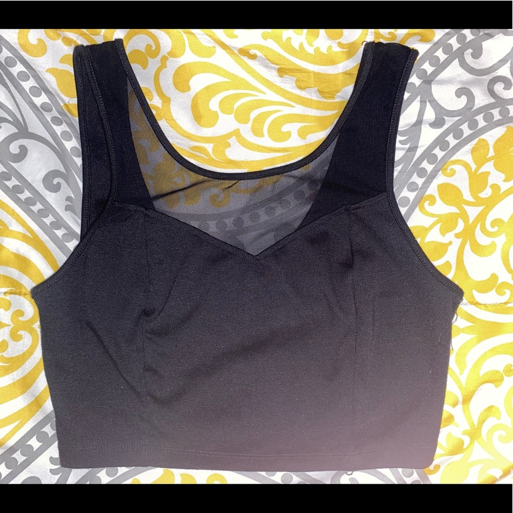 Black Croptop